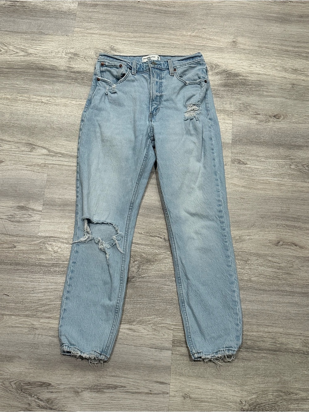 A&F Jeans The Mom High Rise Light Blue Distressed Women’s 26/2R